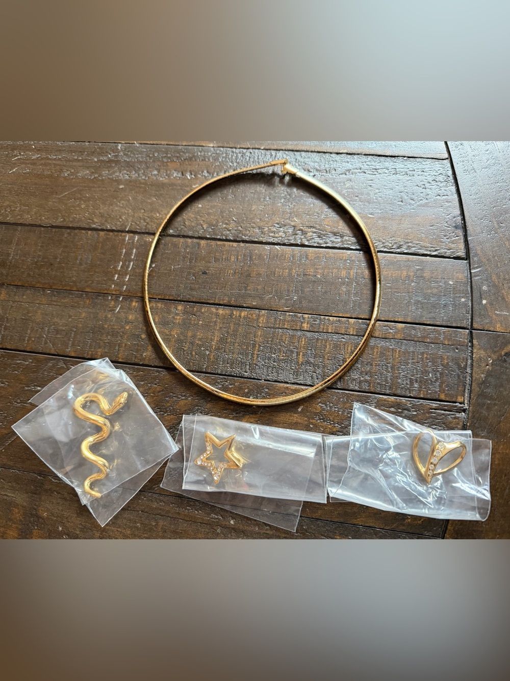 Omega Style Gold Tone 18β Necklace with 3 Enhancers - NWOT